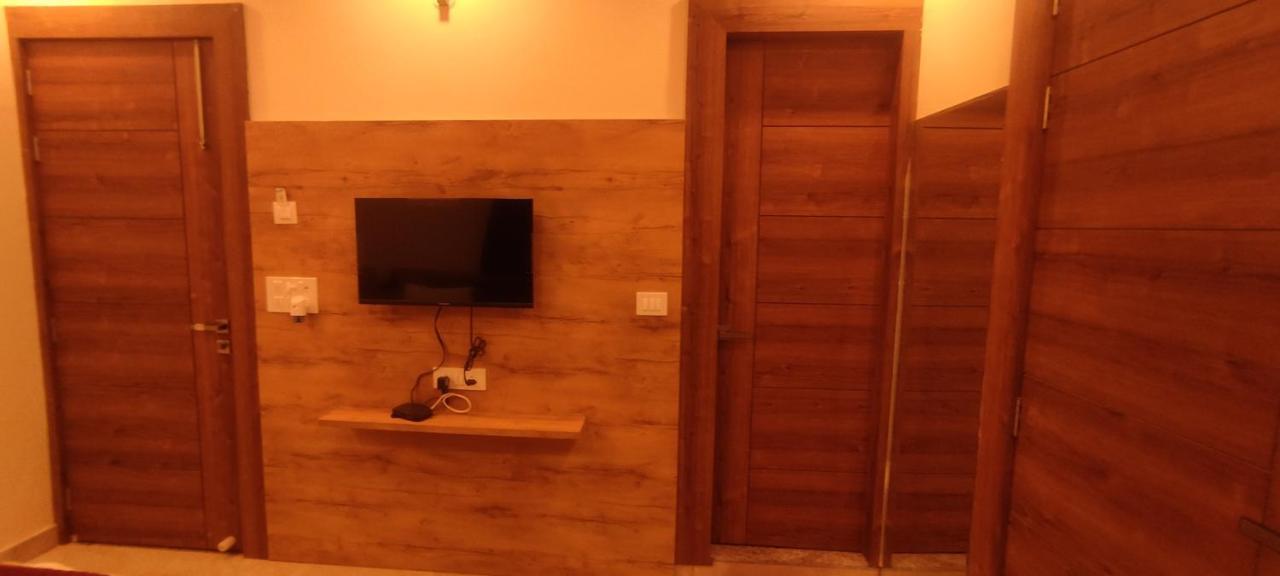 Devi Residency - Near Prem Mandir Bankey Bihari Vrindávan Kültér fotó