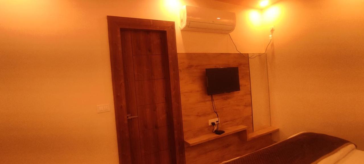 Devi Residency - Near Prem Mandir Bankey Bihari Vrindávan Kültér fotó